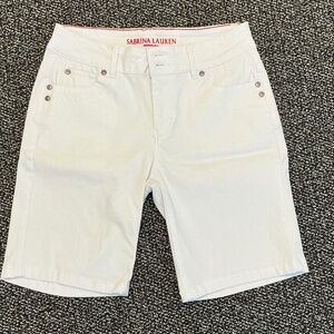 SABRINA LAUREN Ladies White Bermuda Shorts Size 10